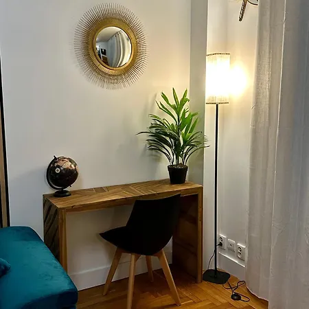 5 Personnes Leon Frot Appartement Paris